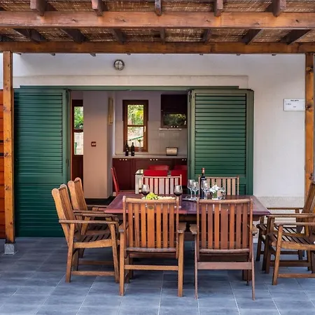 Dane, Private Pool, Near Hula Hula, Free Breakfast - Direct Landlord 别墅 赫瓦尔