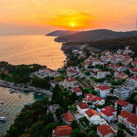 Dane, Private Pool, Near Hula Hula, Free Breakfast - Direct Landlord * 赫瓦尔