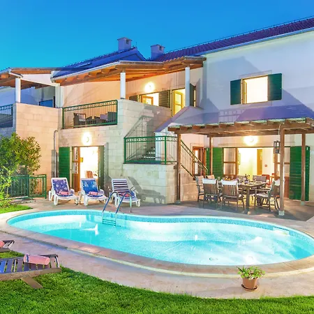 Villa Dane, Private Pool, Near Hula Hula *
