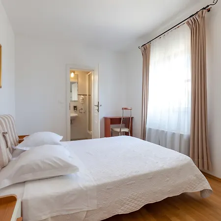 Dane, Private Pool, Near Hula Hula, Free Breakfast - Direct Landlord 别墅 赫瓦尔