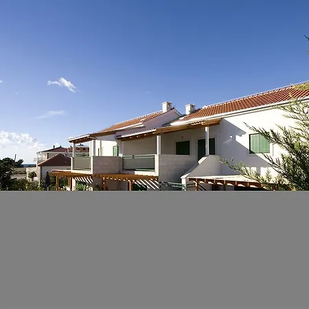 Dane, Private Pool, Near Hula Hula, Free Breakfast - Direct Landlord 赫瓦尔