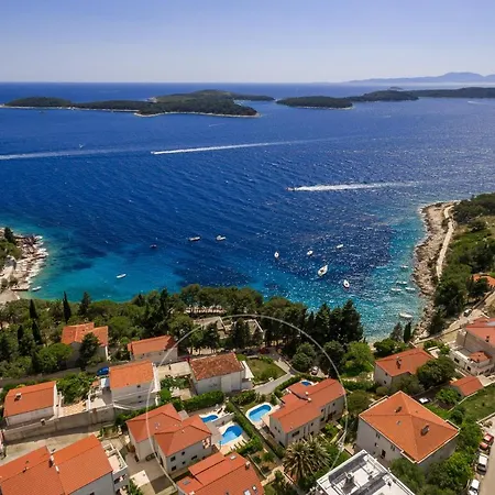 Dane, Private Pool, Near Hula Hula, Free Breakfast - Direct Landlord *
