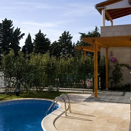 Villa Dane, Private Pool, Near Hula Hula, Free Breakfast - Direct Landlord *