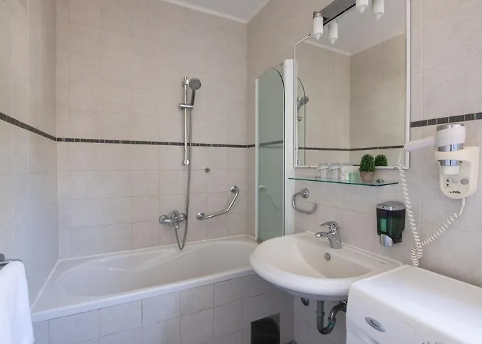 Dane, Private Pool, Near Hula Hula, Free Breakfast - Direct Landlord