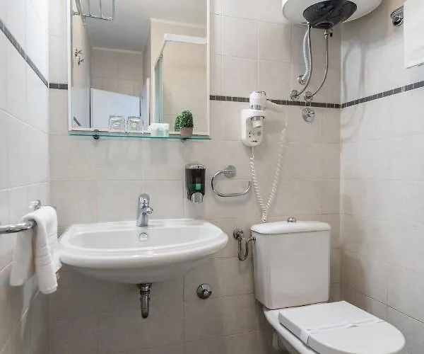 Dane, Private Pool, Near Hula Hula, Free Breakfast - Direct Landlord Hvar Town