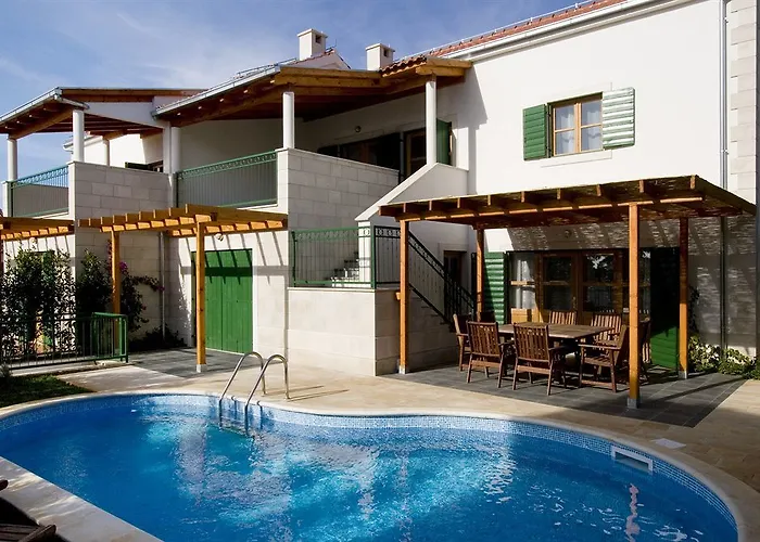 Dane, Private Pool, Near Hula Hula, Free Breakfast - Direct Landlord * Hvar Town